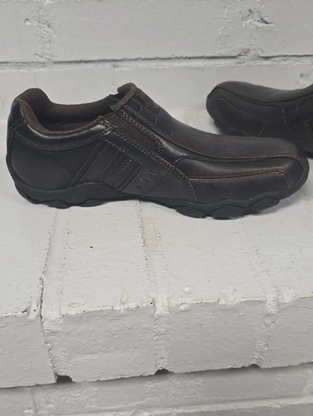 Skechers Men's Diameter Nerves Slip-On Leather Loafers.  Size 7. New.